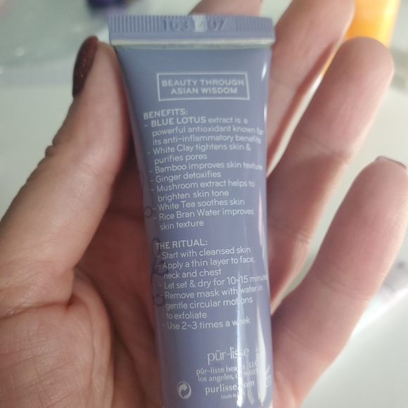 Daily Facial Care Products: Cleansers and Masks - Picture 4 of 9